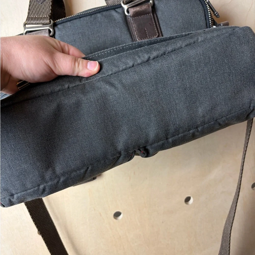 Tumi Alpha Bravo Everett Essential Tote Gray/Brown Exterior
